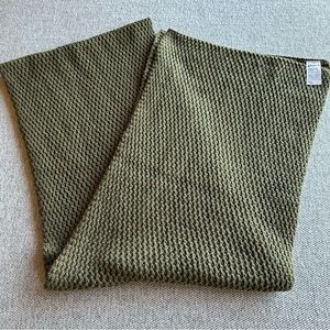 pact organic cotton olive honeycomb knitted scarf tag has been cut off